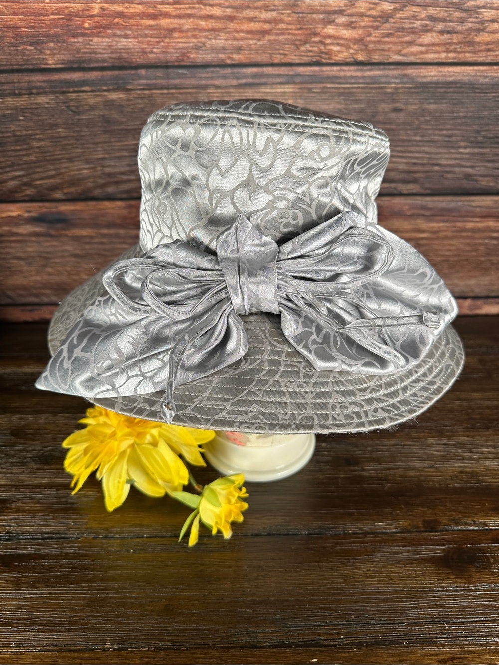 Giovannio Silver Floral Jacquard Women's Dress Hat with Decorative Bow